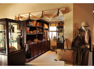 Boutique shopping / Private Lounge